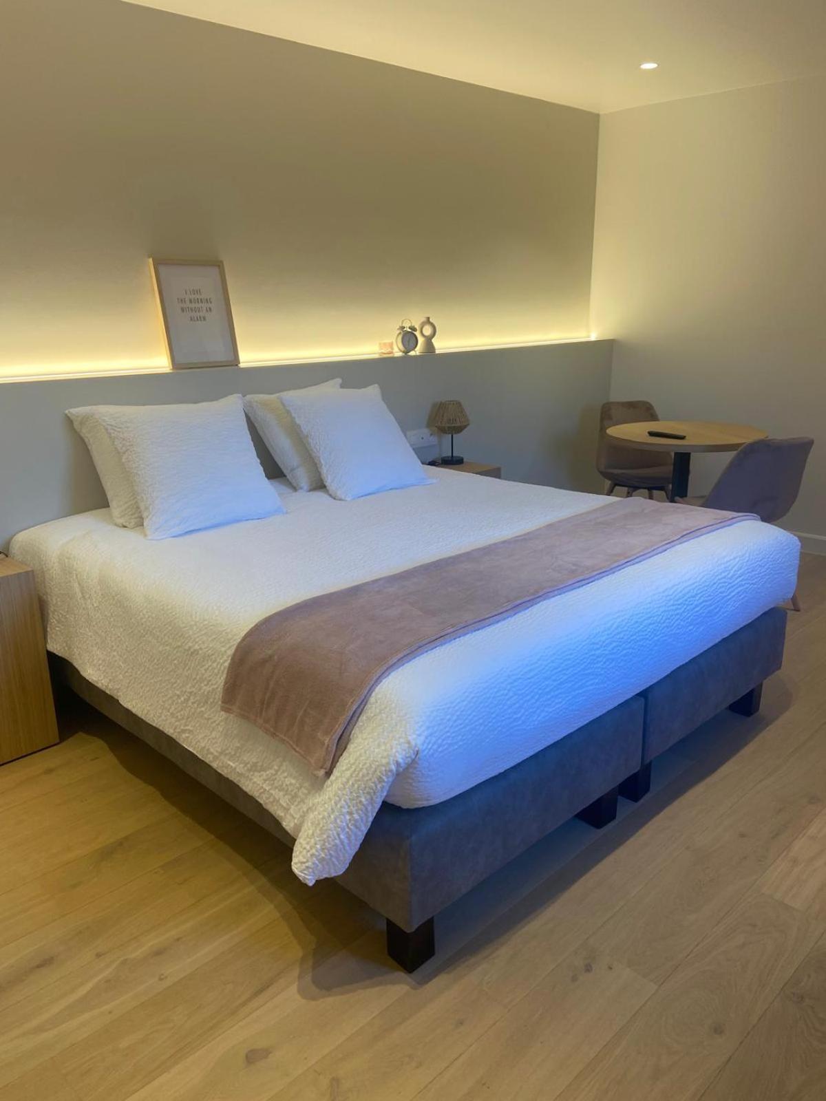 예페르 Huyze Vinteling B&B 외부 사진